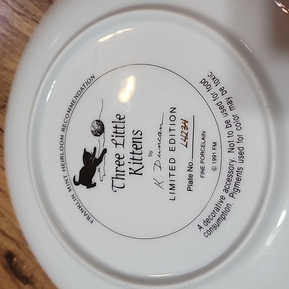 Franklin Mint Vintage Three Little Kittens Collectors plate - Picture 3 of 5
